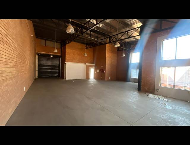 270M² WAREHOUSE TO LET IN N4 GATEWAY INDUSTRIAL PARK